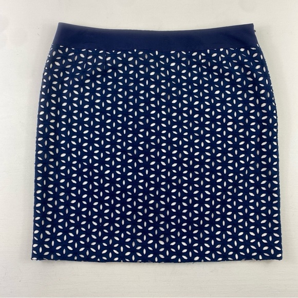 JG Sassy Women’s Navy White Floral Cut-Out 100% Cotton Pencil Skirt Sz 8 - Picture 2 of 12